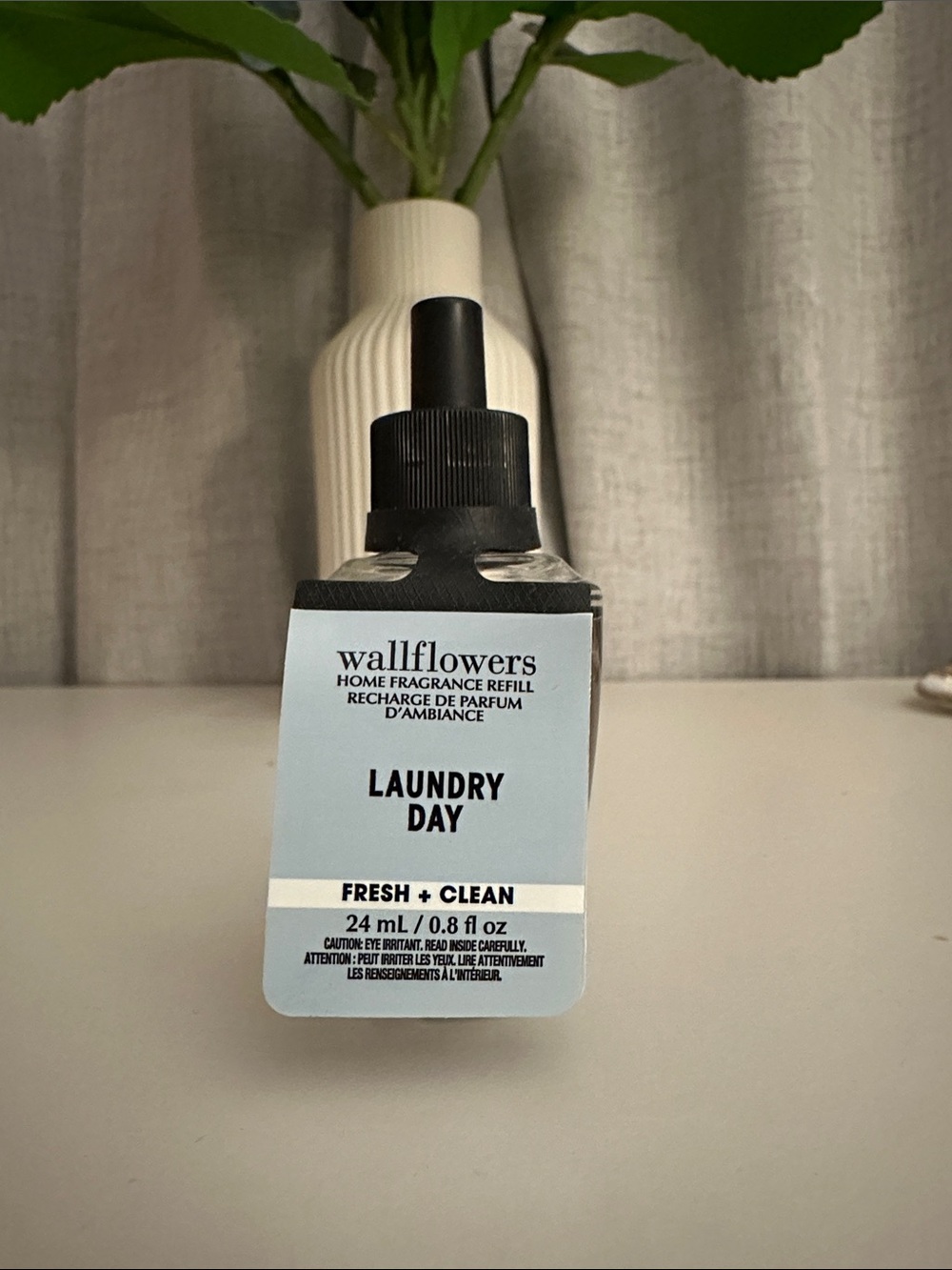 NEW Bath and Body Works Wallflower Refill - Laundry Day Scent